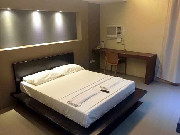 Imagen de la habitación del Hotel West Gate. Foto 13