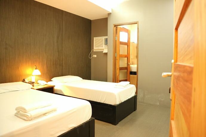 Imagen de la habitación del Hotel West Gate. Foto 20