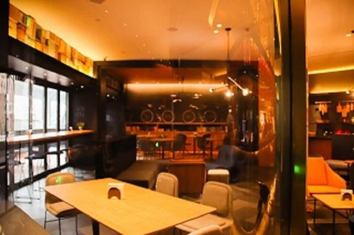 Imagen de los interiores del Hotel West Lake Qingchun Citigo Hangzhou. Foto 11