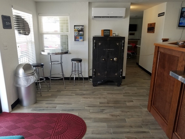 Imagen de los interiores del Hotel West Plains Motel. Foto 13
