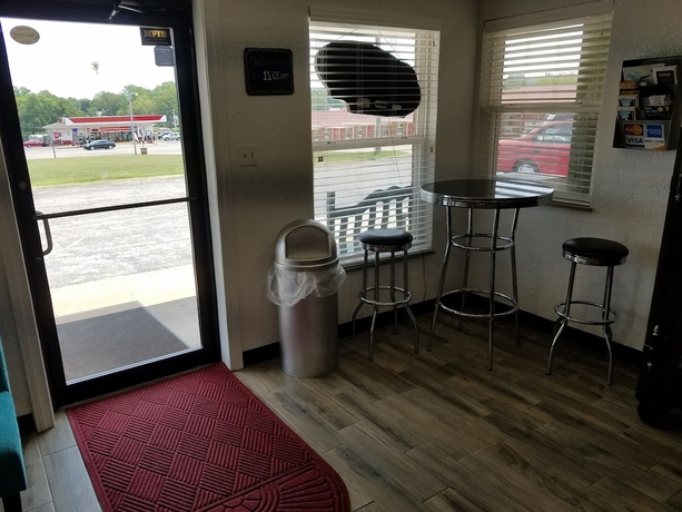 Imagen de los interiores del Hotel West Plains Motel. Foto 16