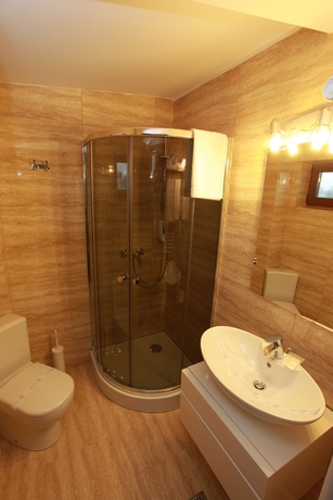 Imagen de la habitación del Hotel West Plaza, Bucarest. Foto 5