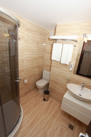 Imagen de la habitación del Hotel West Plaza, Bucarest. Foto 16