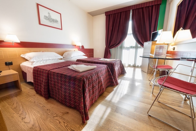 Imagen de la habitación del Hotel West Point Airport. Foto 2