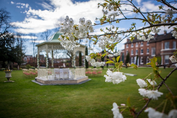 Imagen de los exteriores del Hotel West Retford Hotel, BW Signature Collection. Foto 13