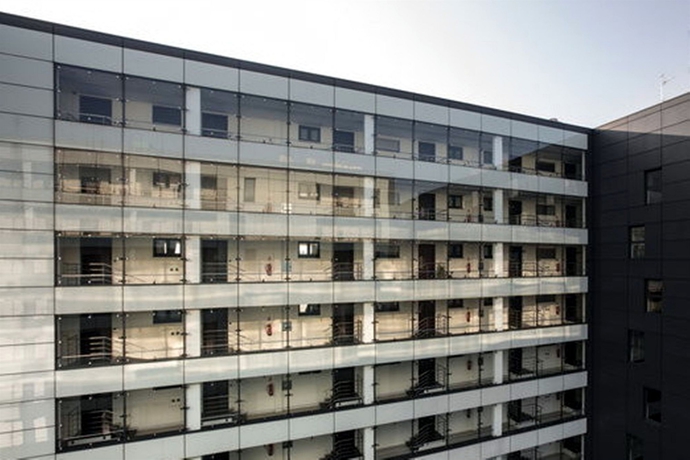 Imagen de los exteriores del Hotel West Side Gallery Apartments. Foto 11
