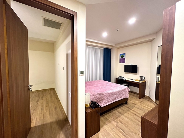 Imagen de la habitación del Hotel West Tbilisi. Foto 3