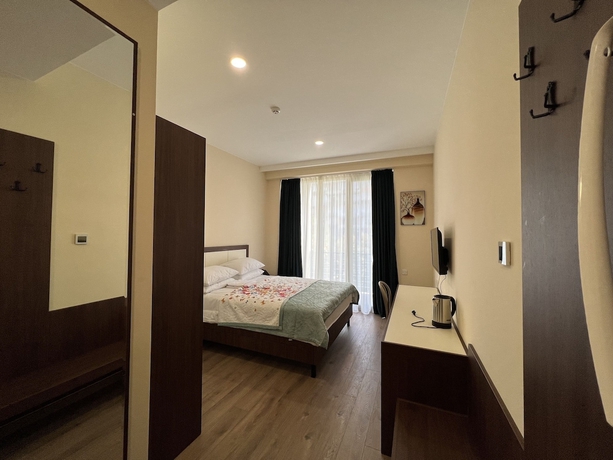 Imagen de la habitación del Hotel West Tbilisi. Foto 16