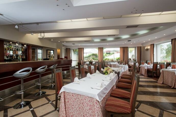 Imagen del bar/restaurante del Hotel West, Varsovia. Foto 10