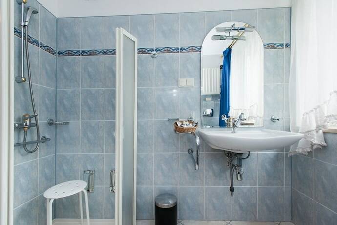 Imagen de la habitación del Hotel West, Varsovia. Foto 17