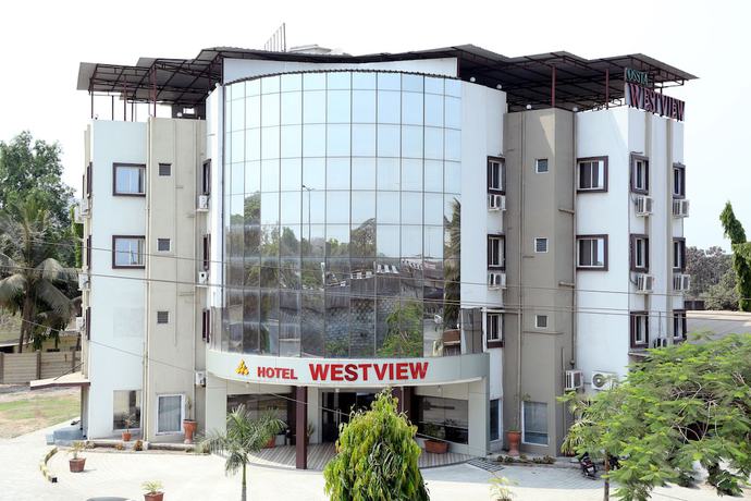 Imagen de los exteriores del Hotel West View, Bhilad. Foto 11