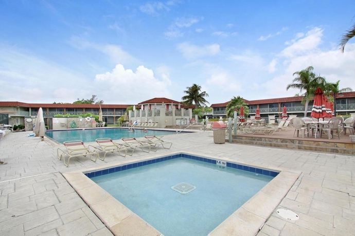 Imagen de los exteriores del Hotel West Wind Inn. Foto 4