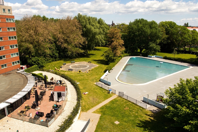 Imagen de la piscina del Hotel WestCord Art Hotel Amsterdam 4*. Foto 16