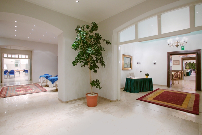 Imagen de los interiores del Hotel Westbahn. Foto 16