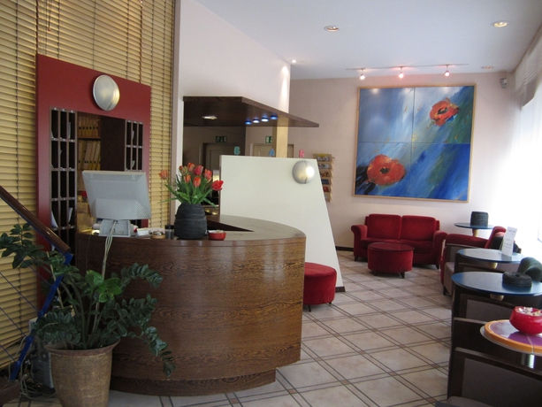 Imagen de los interiores del Hotel Westend. Foto 17