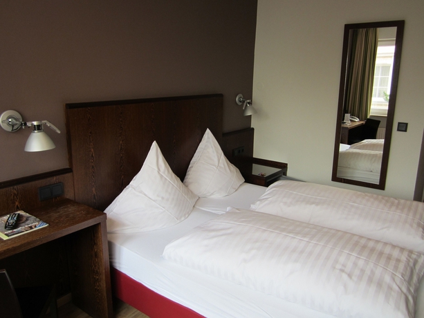 Imagen de la habitación del Hotel Westend, Munich. Foto 15