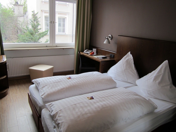 Imagen de la habitación del Hotel Westend, Munich. Foto 16