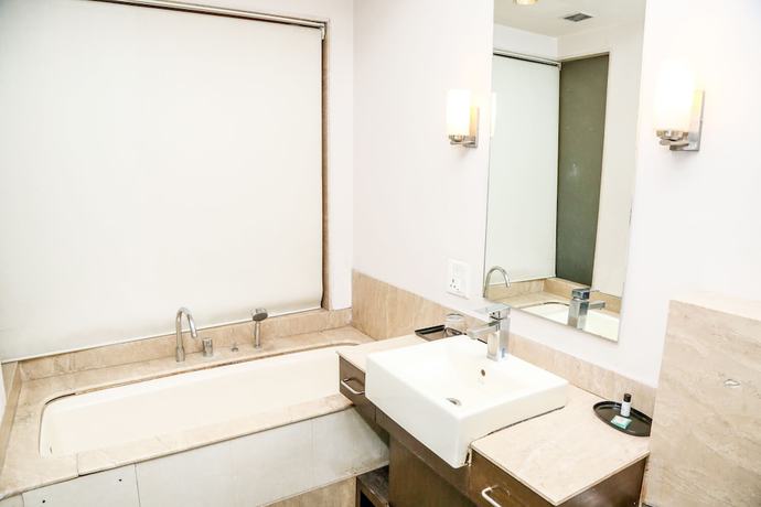 Imagen de la habitación del Hotel Western Court. Foto 8