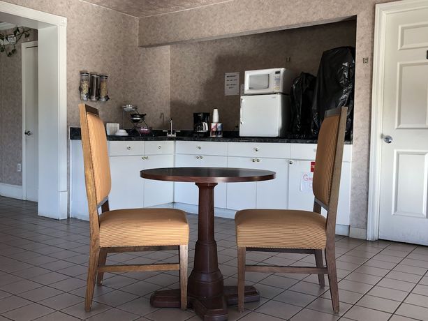 Imagen del bar/restaurante del Hotel Western Inn, Fairburn. Foto 5