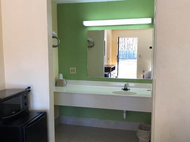 Imagen de la habitación del Hotel Western Inn, Fairburn. Foto 13