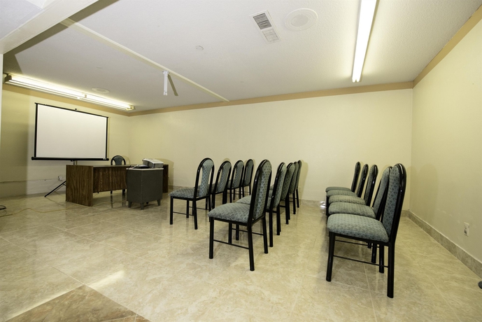 Imagen de los interiores del Hotel Western Inn Houston. Foto 7