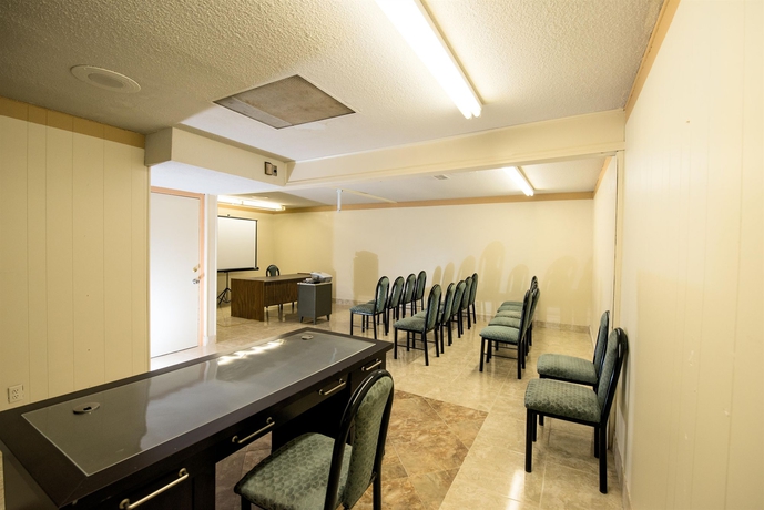 Imagen de los interiores del Hotel Western Inn Houston. Foto 8