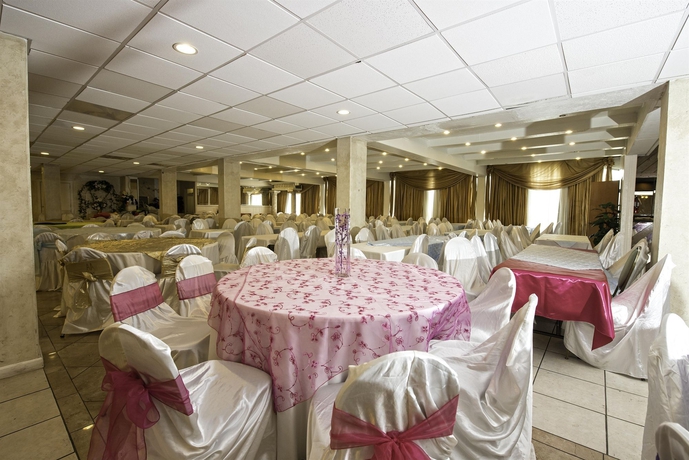 Imagen de los interiores del Hotel Western Inn Houston. Foto 9