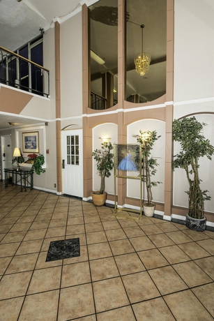 Imagen de los interiores del Hotel Western Inn Houston. Foto 14