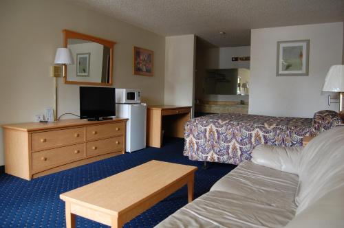 Imagen de la habitación del Hotel Western Inn Lakewood. Foto 6