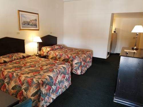 Imagen de la habitación del Hotel Western Inn - Pensacola. Foto 4
