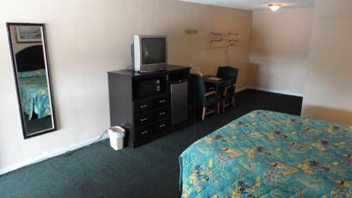 Imagen de la habitación del Hotel Western Inn - Pensacola. Foto 15