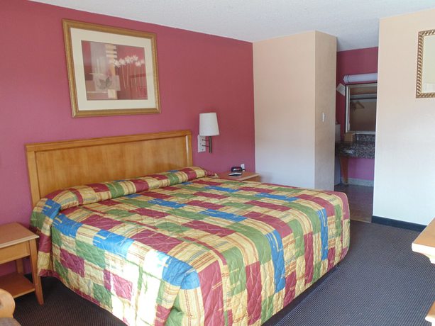 Imagen de la habitación del Hotel Western Inn and Suites. Foto 7