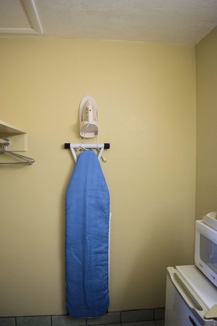 Imagen de la habitación del Hotel Western Inn and Suites. Foto 10