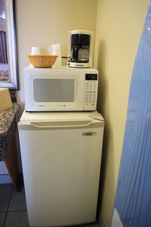 Imagen de la habitación del Hotel Western Inn and Suites. Foto 11