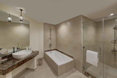 Imagen de la habitación del Hotel Western Liwa. Foto 16