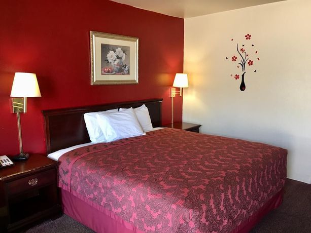 Imagen de la habitación del Hotel Western Plaza Inn. Foto 3