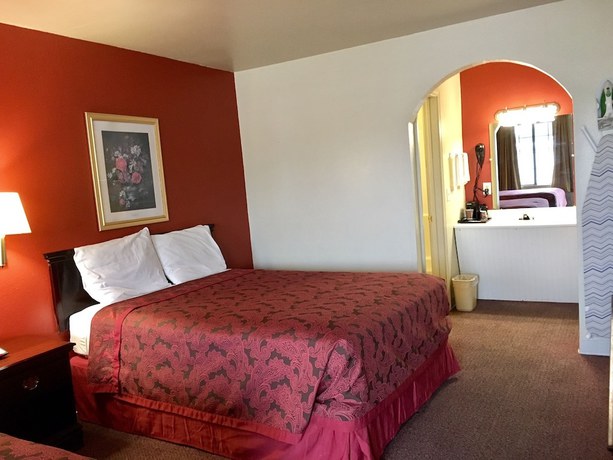 Imagen de la habitación del Hotel Western Plaza Inn. Foto 9