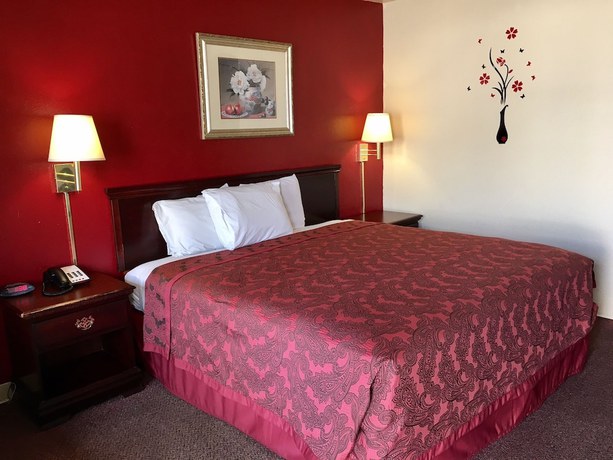 Imagen de la habitación del Hotel Western Plaza Inn. Foto 15