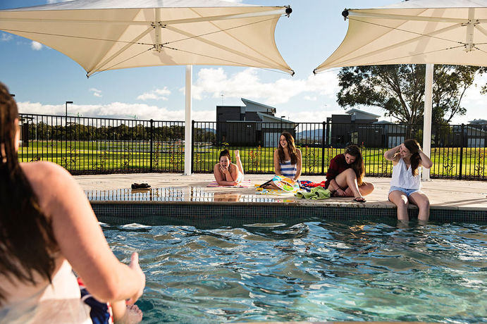Imagen de la piscina del Hotel Western Sydney University Village Hawkesbury. Foto 16