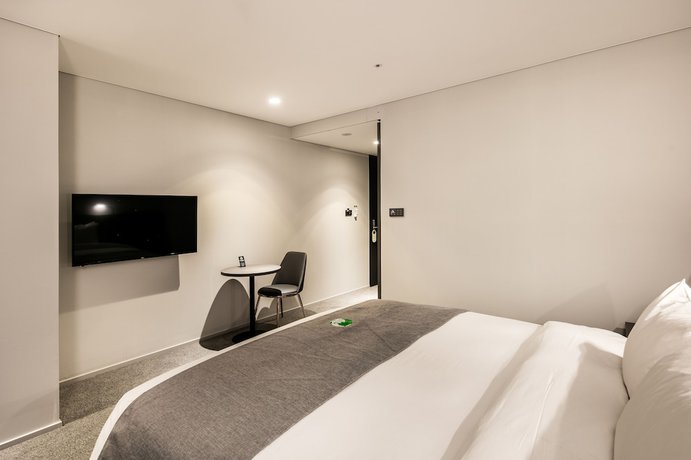 Imagen de la habitación del Hotel Westernlife. Foto 4