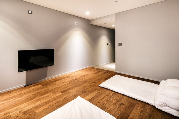 Imagen de la habitación del Hotel Westernlife. Foto 6