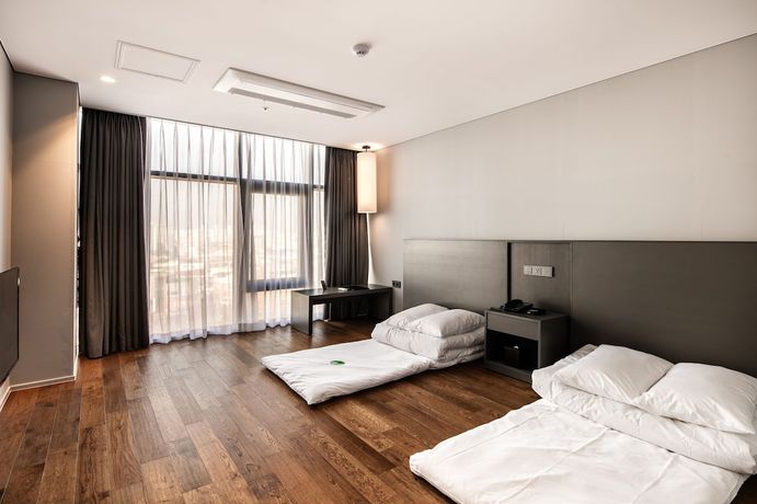 Imagen de la habitación del Hotel Westernlife. Foto 7