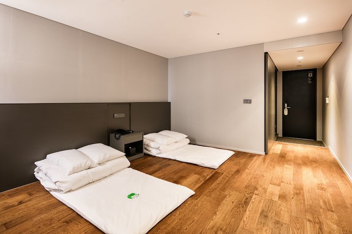 Imagen de la habitación del Hotel Westernlife. Foto 9