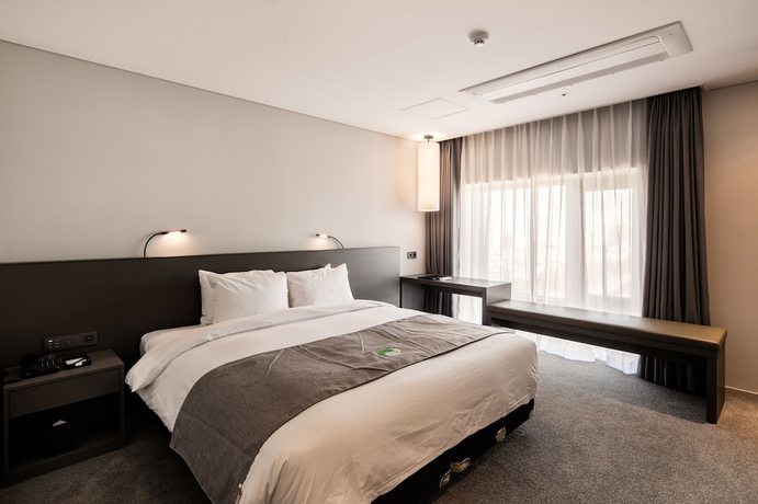 Imagen de la habitación del Hotel Westernlife. Foto 11