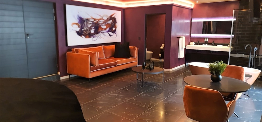 Imagen de la habitación del Hotel Westford Suites. Foto 4
