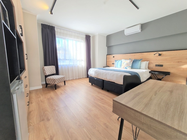 Imagen de la habitación del Hotel Westford Suites. Foto 6