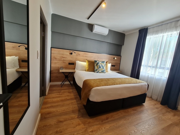Imagen de la habitación del Hotel Westford Suites. Foto 11
