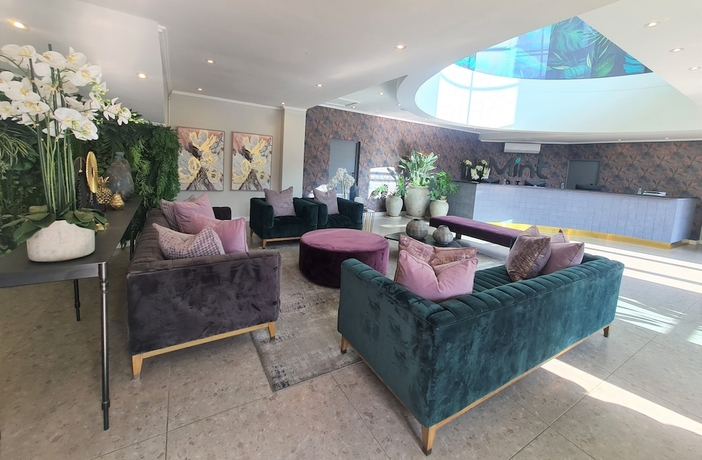 Imagen de los interiores del Hotel Westford Suites. Foto 15