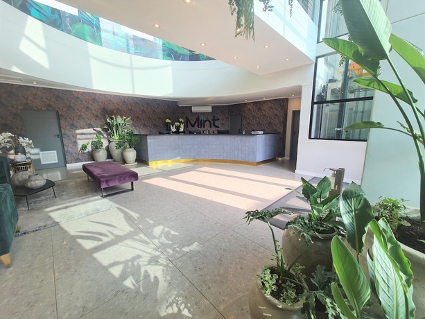 Imagen del bar/restaurante del Hotel Westford Suites. Foto 2