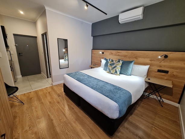 Imagen de la habitación del Hotel Westford Suites. Foto 13